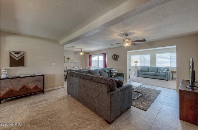 Foto del edificio - 8031 E Oak St