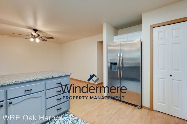 Building Photo - 4 br, 2.5 bath House - 1339 NE Big Berry Lp