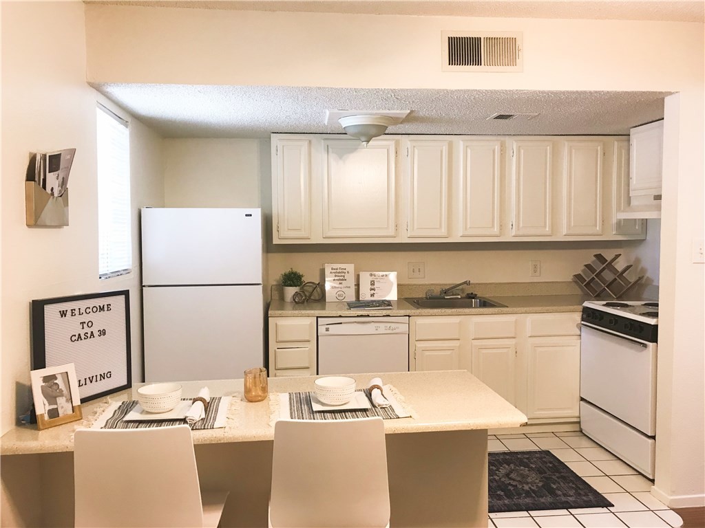 Foto principal - 301 W 39th St