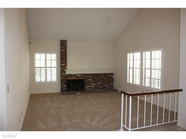Foto del edificio - 16227 Glencove Dr