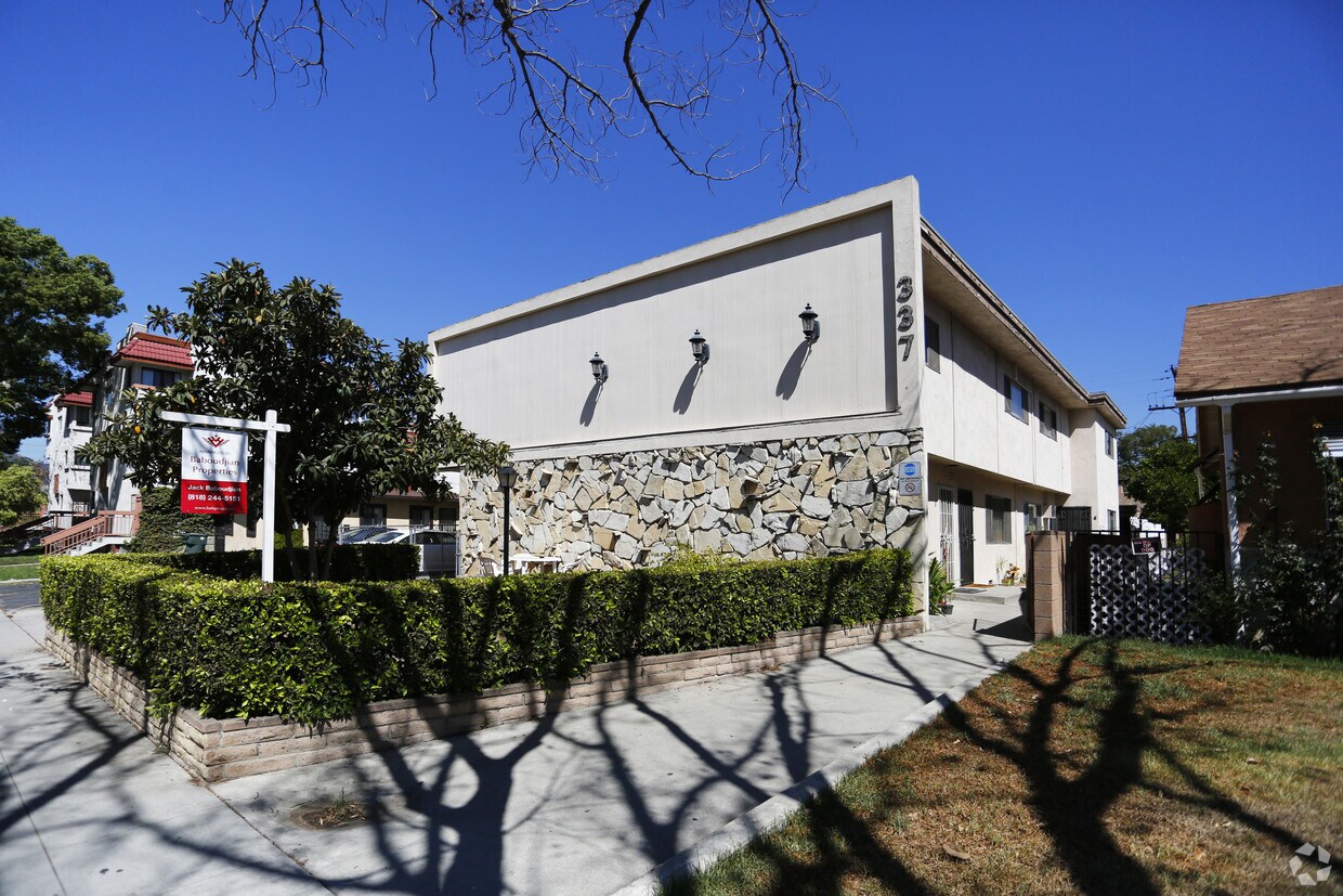 BUilding - 337 W Acacia Ave