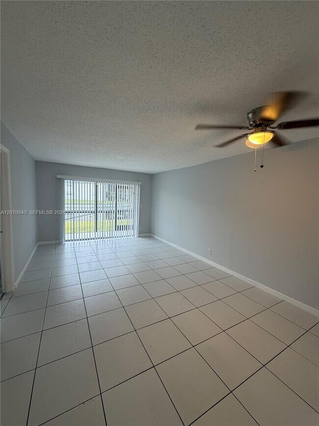 Foto del edificio - 7925 S Colony Cir
