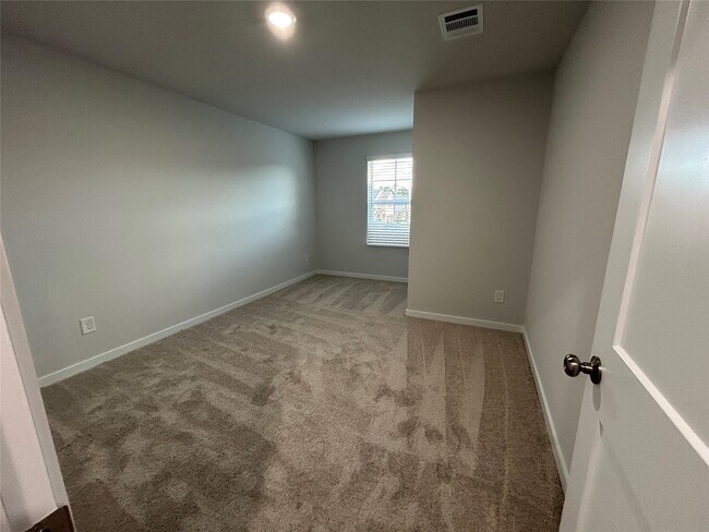 Building Photo - 7914 Alset Dr