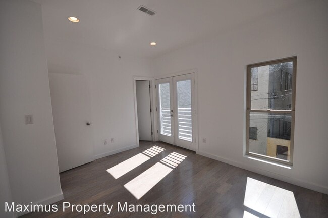 Building Photo - 2318 N Park Ave