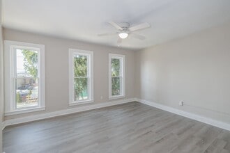 Building Photo - 576 Jefferson St