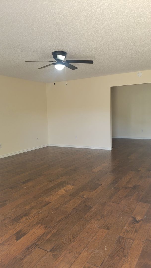 Building Photo - 1402 Miranda Ave