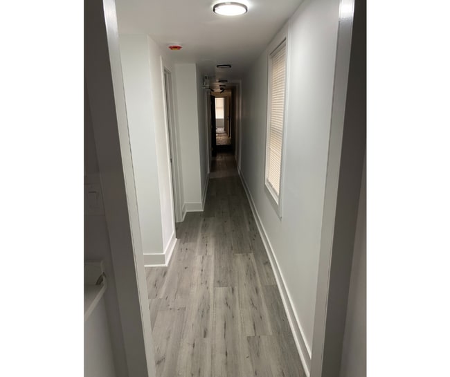 Building Photo - 710 N Fulton Ave