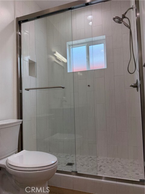 Foto del edificio - 7330 Riverton Ave