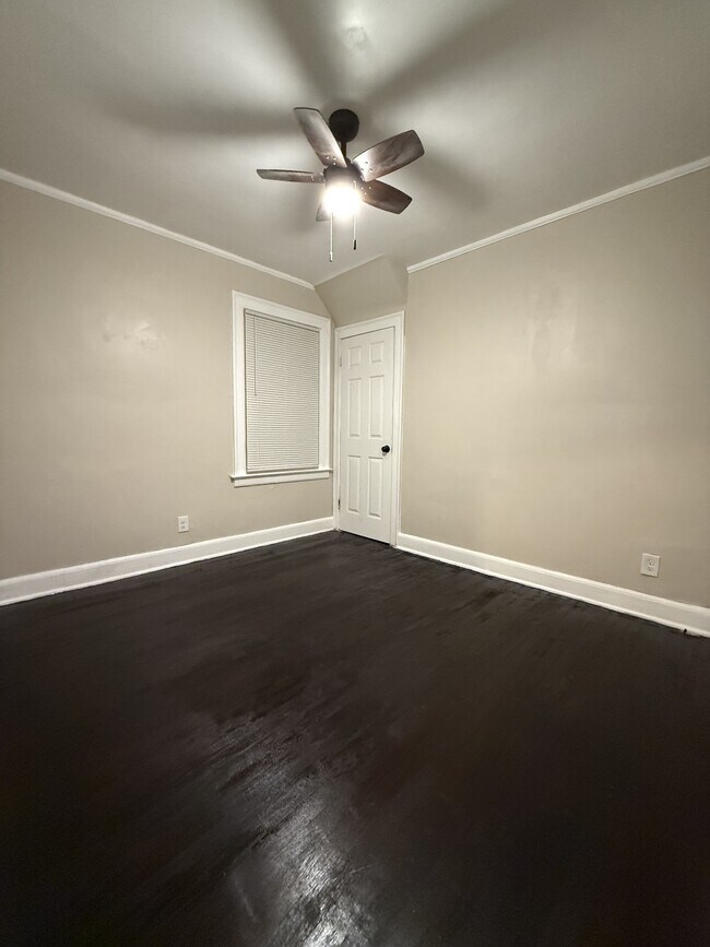 Foto del edificio - 5741 Lakewood St