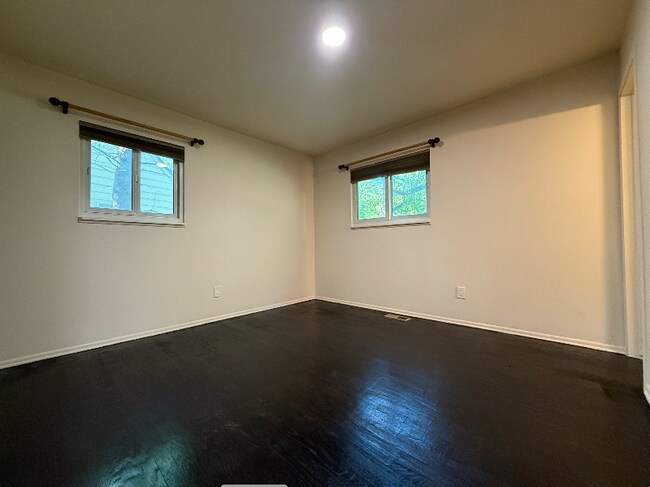 Foto del edificio - 3715 Stratford Ave
