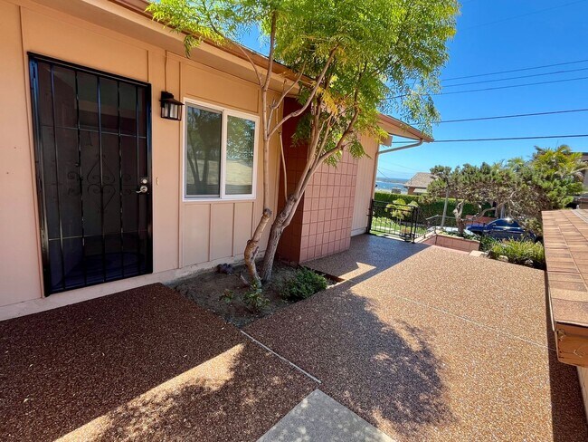 Building Photo - Remodeled 4-Bedroom Home with Bay Views