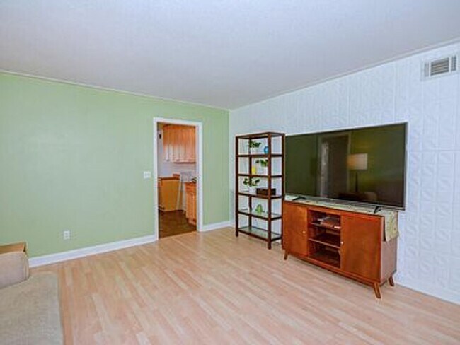 Foto del edificio - Forest Acres condo