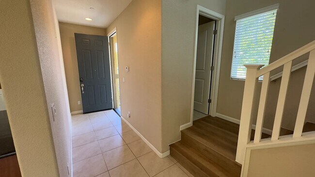 Foto del edificio - 2501 Chuck Hammond Dr