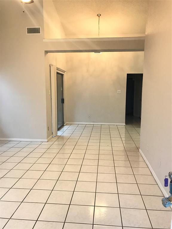 Foto del edificio - 117 Trae St