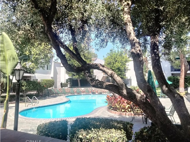 Foto del edificio - 18645 Hatteras St