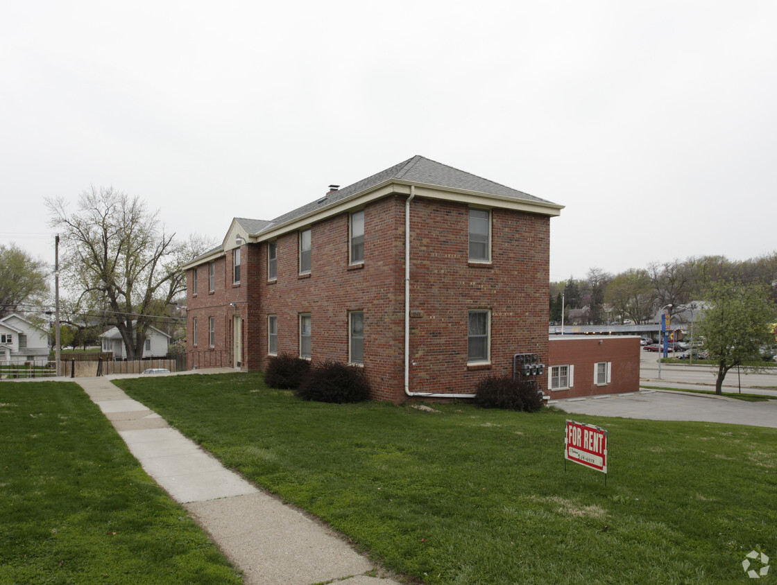 Building Photo - Acorn Apartments