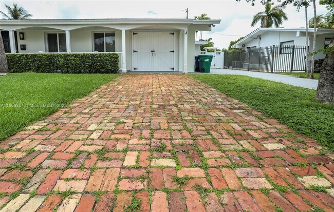 Foto del edificio - 8870 SW 86th St