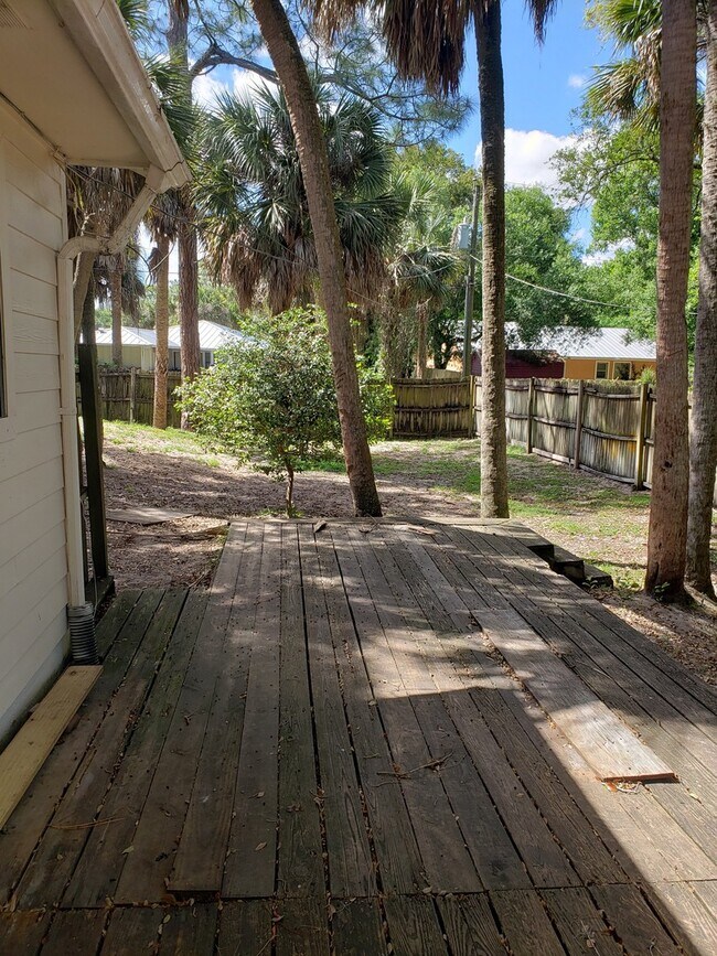 Foto del edificio - Available - 2 Bed/1Bath Single Family Home...