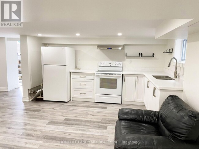 Photo du bâtiment - 2600 Lake Shore Blvd W