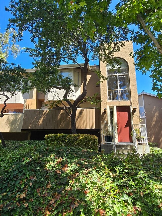Building Photo - 2121 Vale Rd