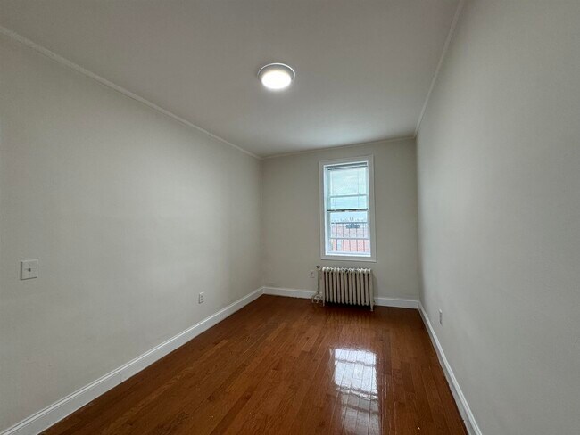 Foto del edificio - 6099-6001 Hudson Ave
