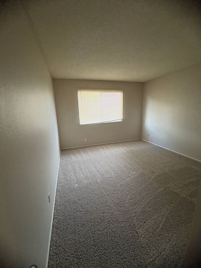 Building Photo - 2613 W Dunbar Dr