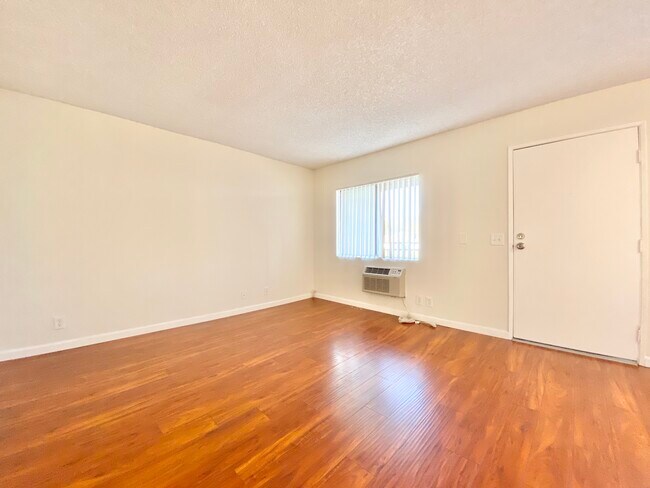 Foto del edificio - 5011 Monte Vista St