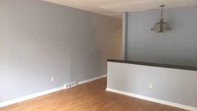 Building Photo - 4641 Highlake Dr