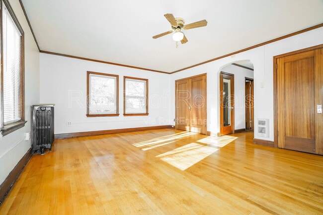 Building Photo - 1325 S 6th Ave