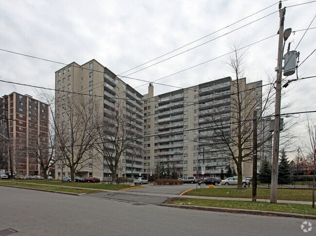 Photo principale - 35 Cedarcroft Blvd