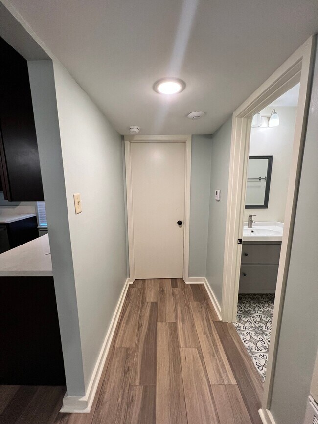 Foto del edificio - 509 E 7th St