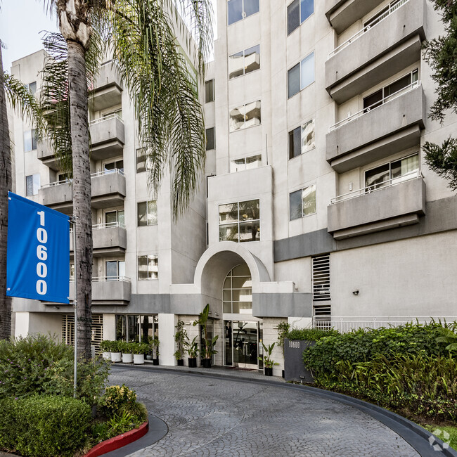 Entrada - 10600 Wilshire - Short Term Available