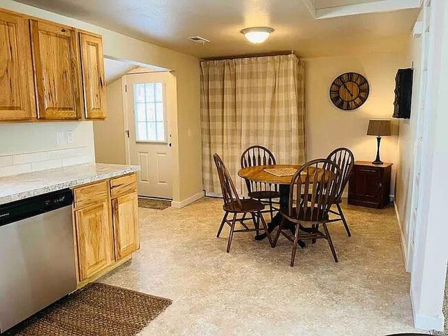 Building Photo - 2409 Richmond Blvd