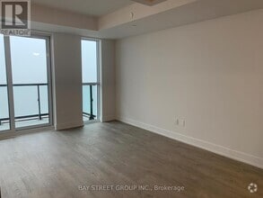 Building Photo - 2550-2550 Simcoe St N