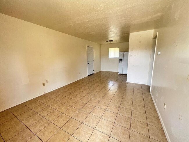 Building Photo - 412 Pryor Dr