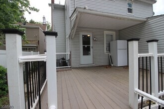 Building Photo - 857 Westfield Ave