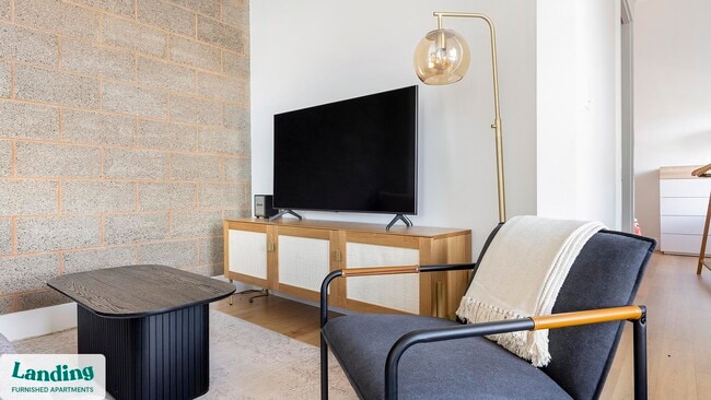 Building Photo - 135 Adams St