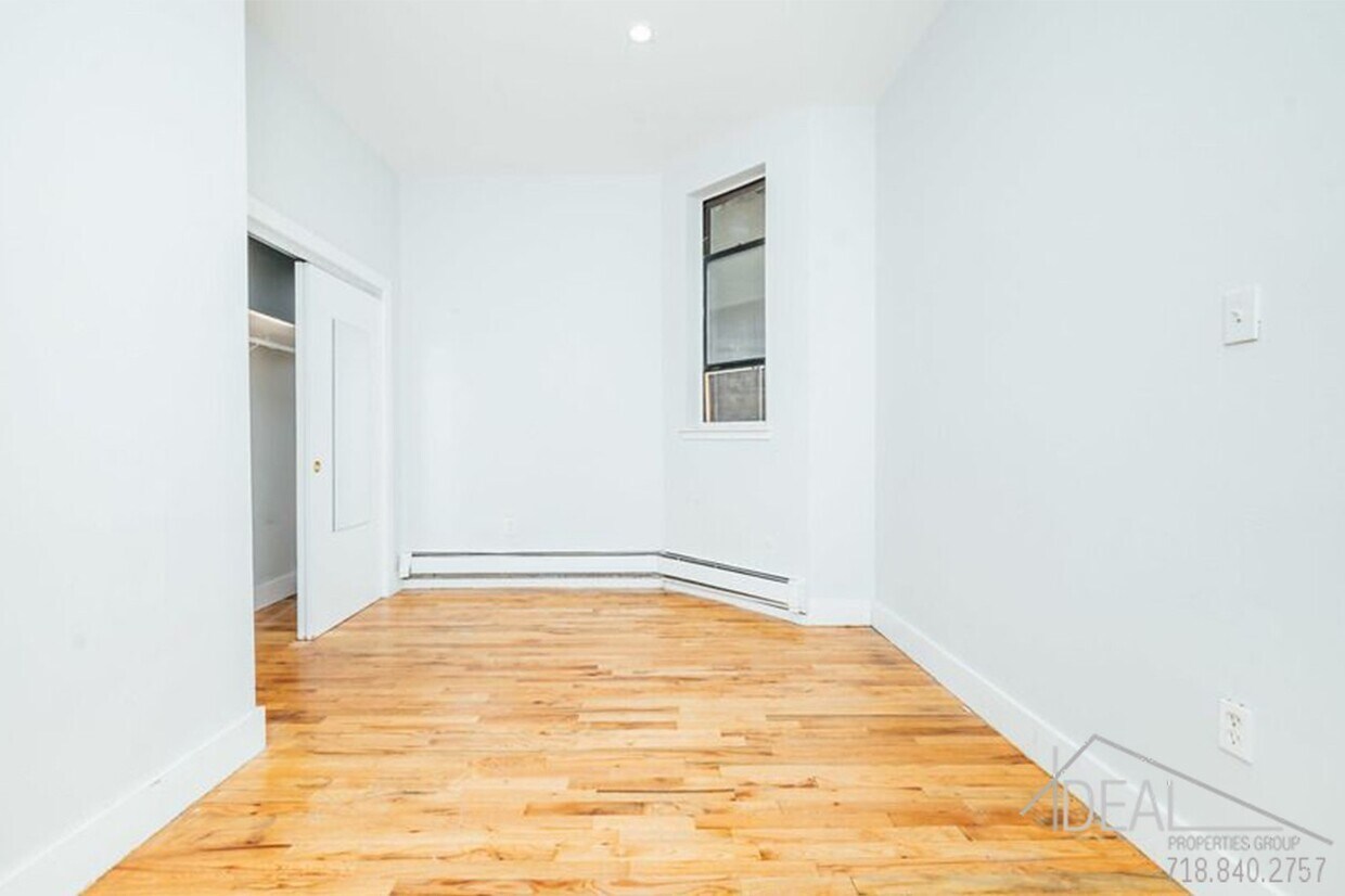 Primary Photo - 1068 Bedford Ave