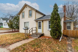 Building Photo - 928 Water St