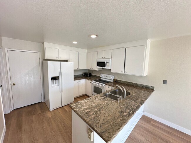 Foto del edificio - 3 Bed 2.5 Bath In Walnut Creek