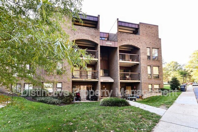 Building Photo - 11244 Chestnut Grove Square