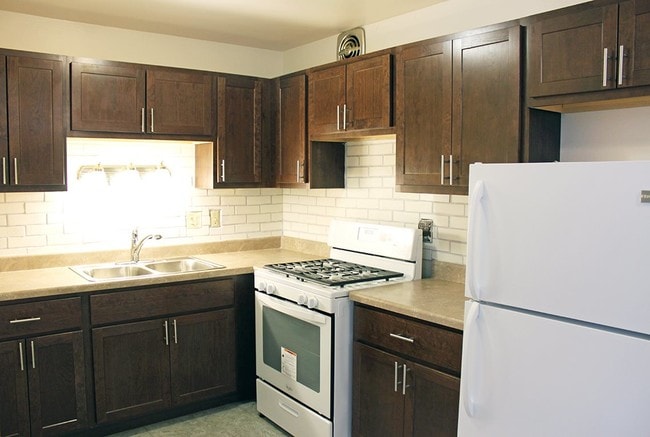 Building Photo - East Park Apartments