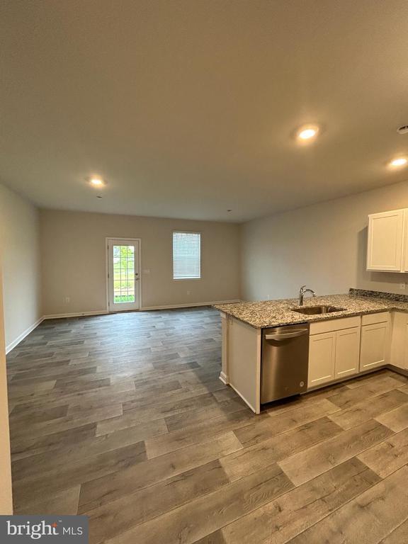 Building Photo - 262 Baker Dr