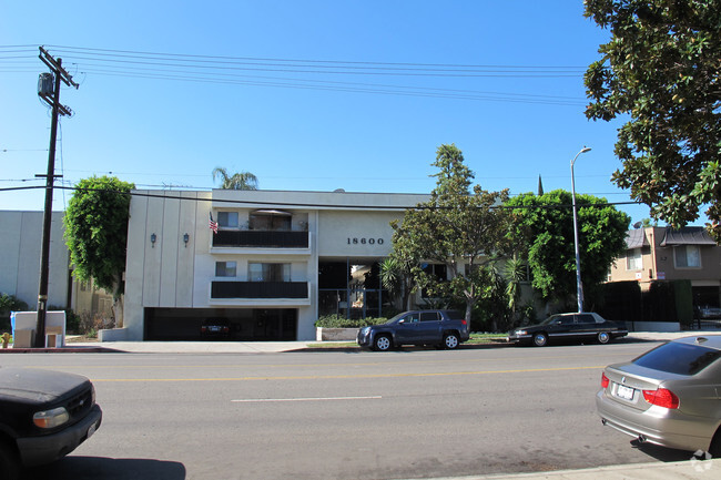 Foto del edificio - 18600 Burbank Blvd