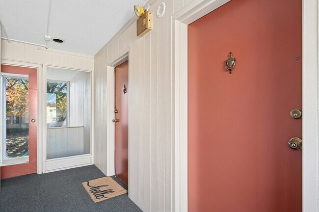 Foto del edificio - 54 Shrewsbury Green Dr