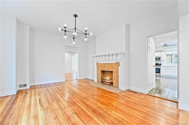 Foto del edificio - 4653 Bedford Ave