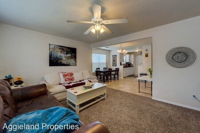 Foto del edificio - 4 br, 3 bath House - 912 Monte Carlo