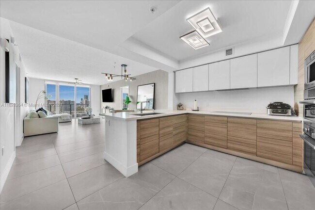 Foto del edificio - 300 Sunny Isles Blvd