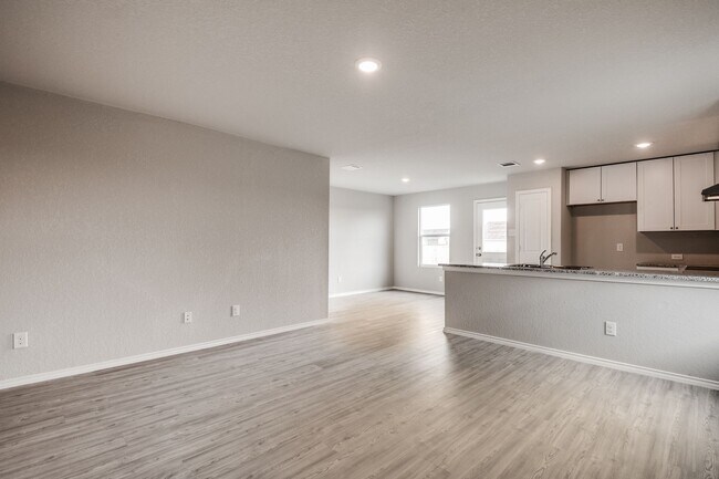 Foto del edificio - Charming Home Awaits: Spacious & Modern Living in a Prime Location