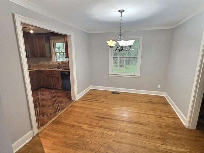 Building Photo - 3766 Friar Tuck Rd